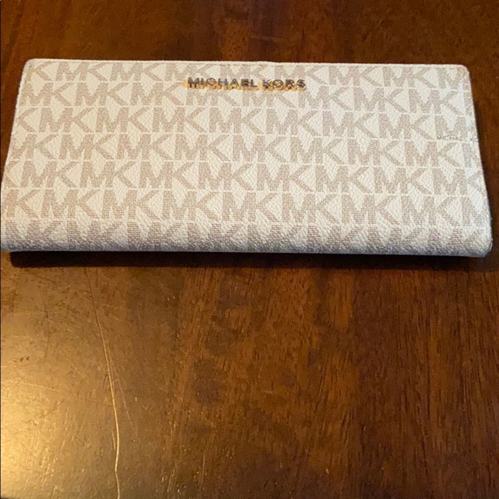 Micheal Kors wallet